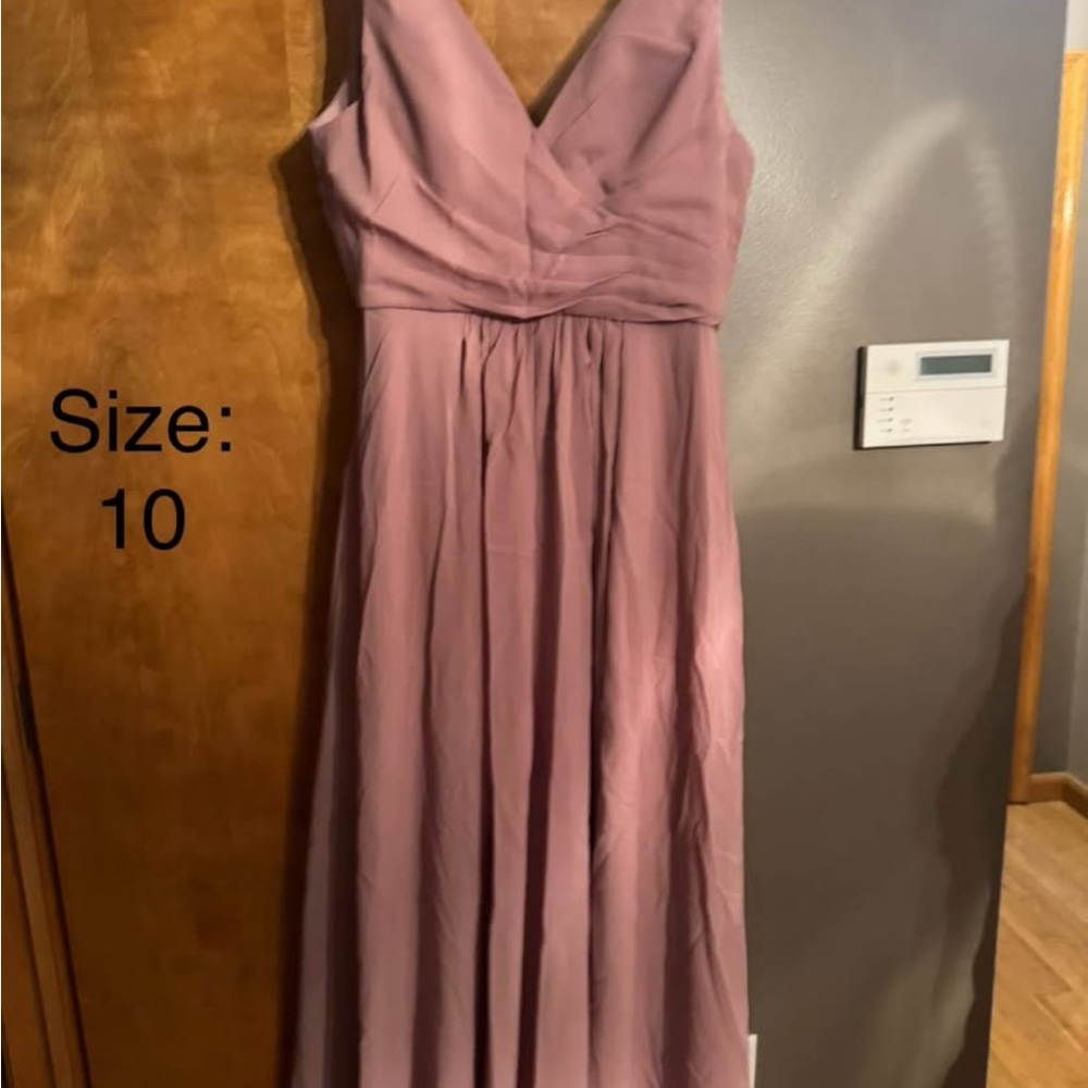 Elegant Mauve Sleeveless Dress